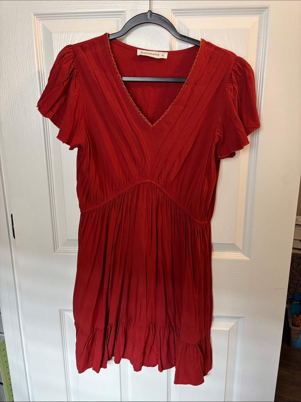 Short Red V-Neck Pleated Midi Dress
